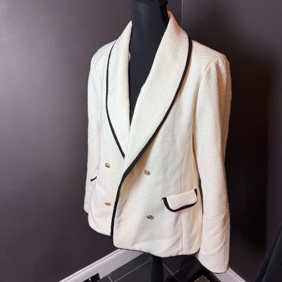 Hausen Dominique Blazer NWT | Cream & Black Trim Structured Jacket | Size M - Picture 2 of 5